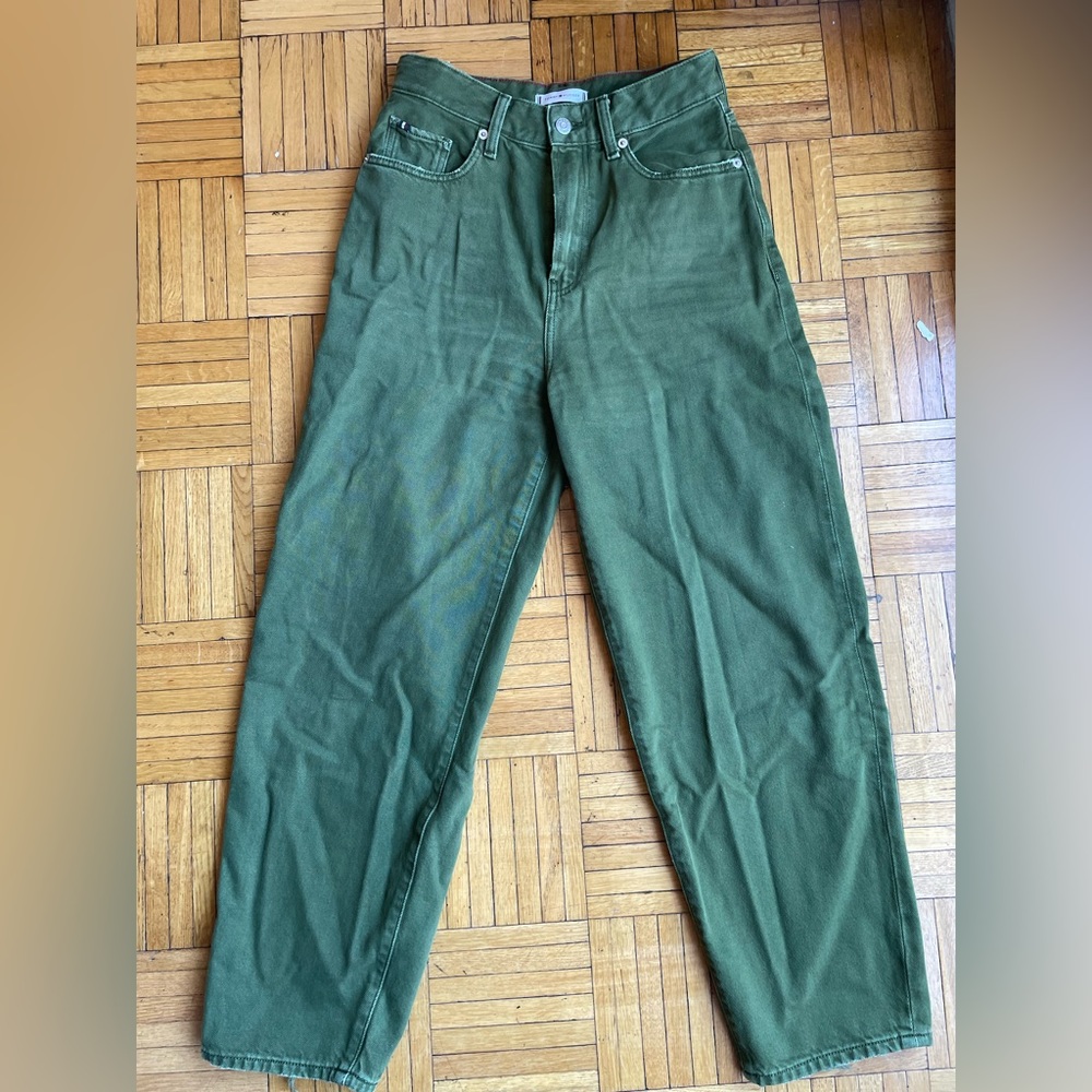 Tommy Hilfiger army green balloon ankle jeans size 28x32